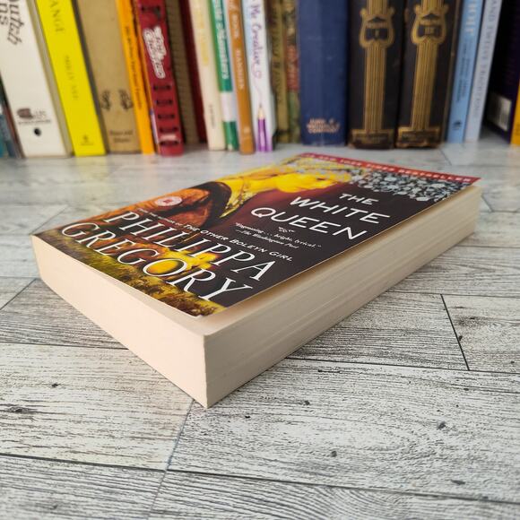 THE WHITE QUEEN Philippa Gregory Trade Paperback Novel 2009 Book - Picture 8 of 11